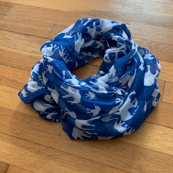Elephant Loop Scarf - Picture 1 of 4